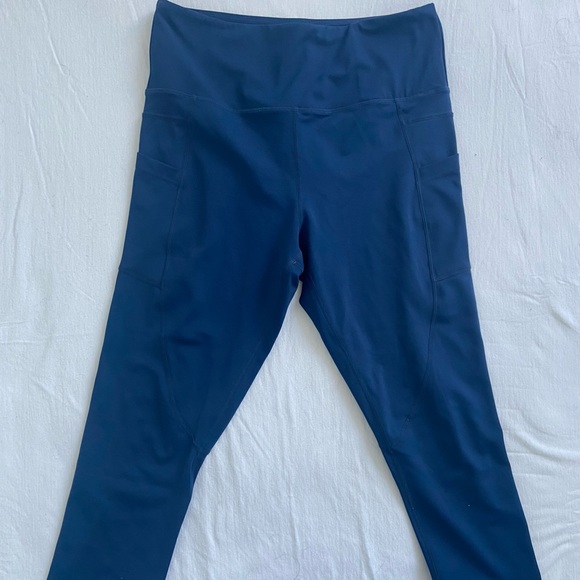 ZYIA Pants - Zyia light n tight leggings